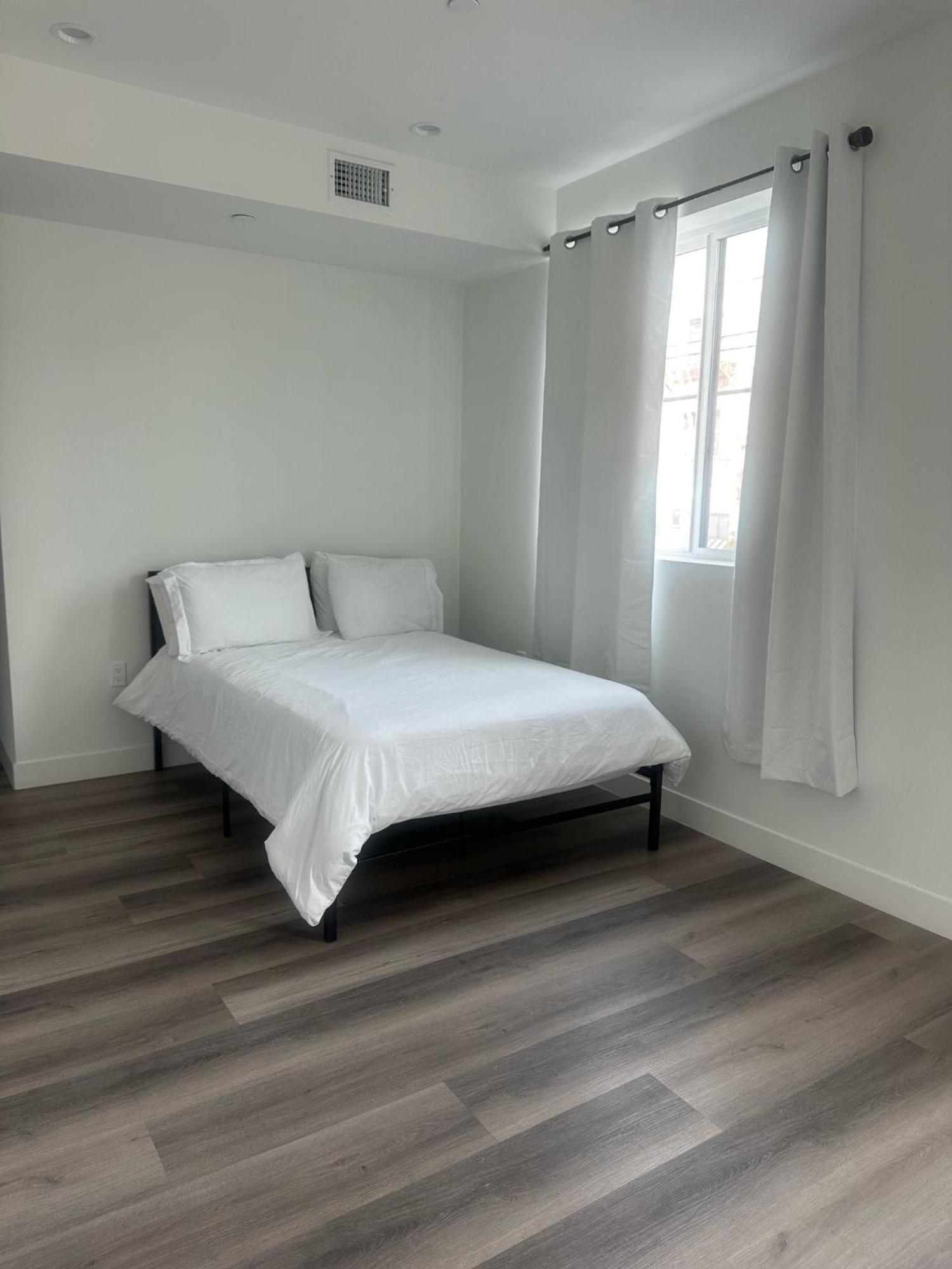 Amazing Hollywood Free Parking & Wifi Apartment